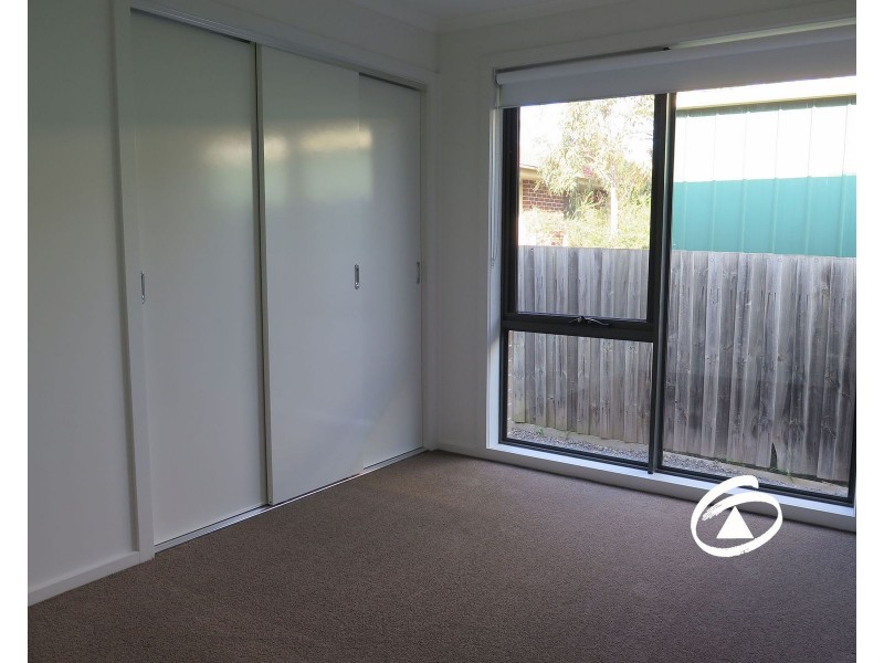 4 Pater Way, Pakenham VIC 3810