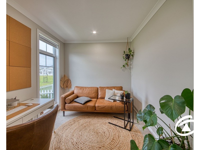 10 Atica Walk, Clyde North VIC 3978