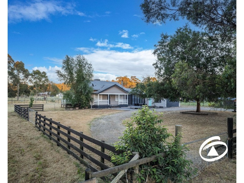 26 Henry Road, Bunyip VIC 3815