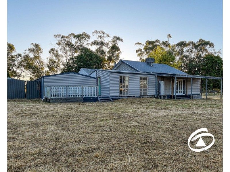 26 Henry Road, Bunyip VIC 3815