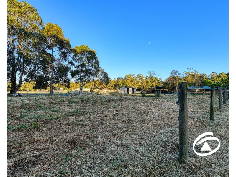 26 Henry Road, Bunyip VIC 3815