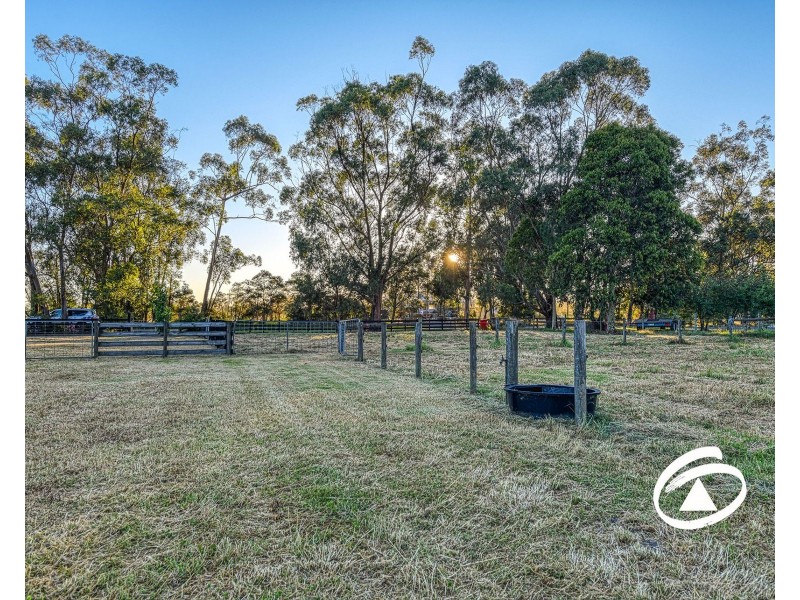 26 Henry Road, Bunyip VIC 3815