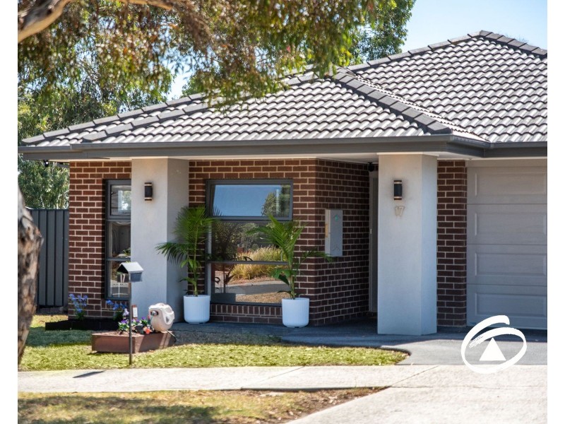 17 Palomino Avenue, Clyde North VIC 3978