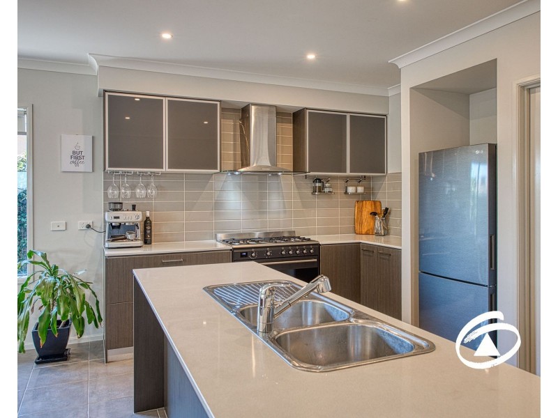 17 Palomino Avenue, Clyde North VIC 3978