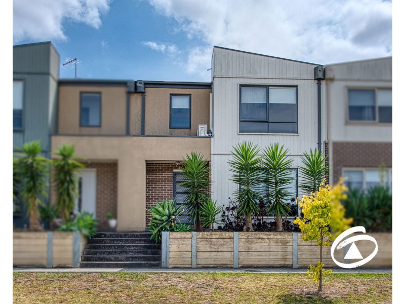 61 Atlantic Drive, Pakenham VIC 3810