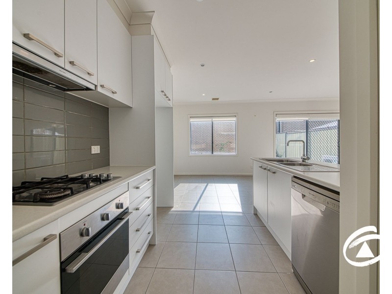 61 Atlantic Drive, Pakenham VIC 3810