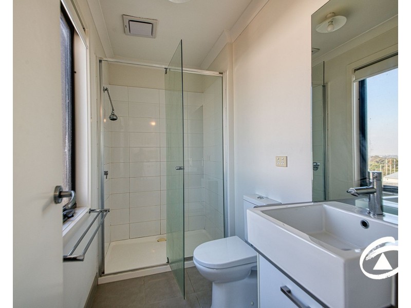 61 Atlantic Drive, Pakenham VIC 3810