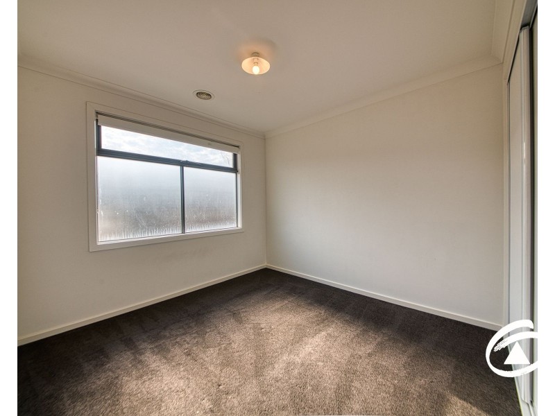 61 Atlantic Drive, Pakenham VIC 3810