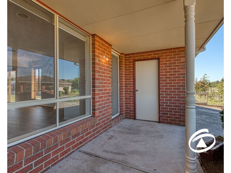 8 Blackmore Close, Pakenham VIC 3810