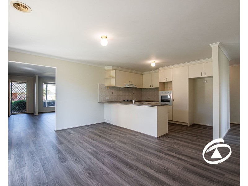 8 Blackmore Close, Pakenham VIC 3810