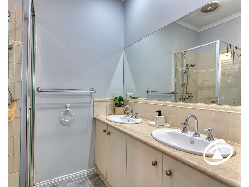 50 Flinders Chase, Pakenham VIC 3810