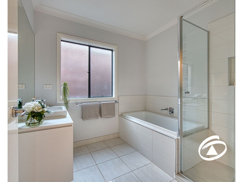 239 Pink Hill Boulevard, Officer VIC 3809