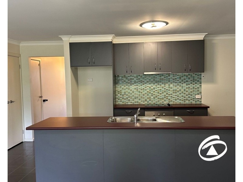 2 Danita Way, Cranbourne West VIC 3977