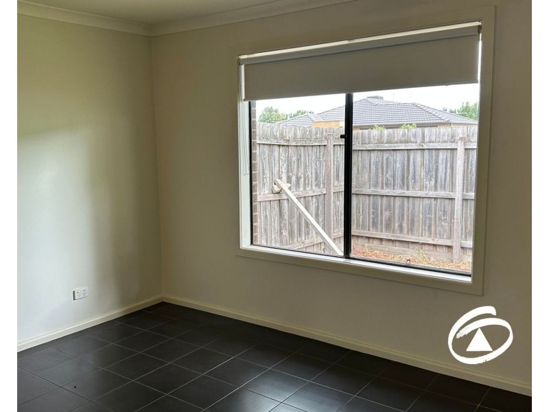 2 Danita Way, Cranbourne West VIC 3977