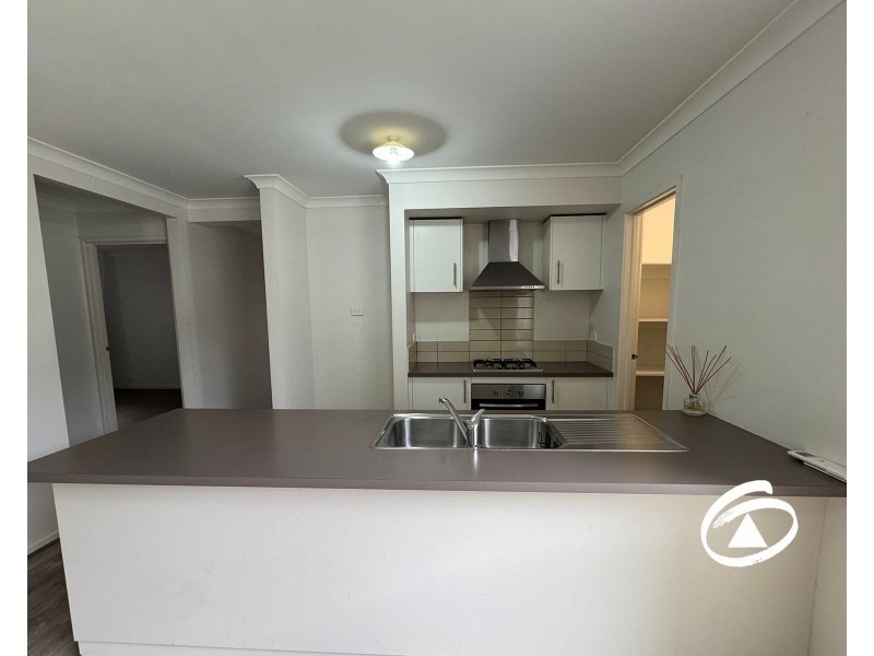 36 Bonneville Parade, Pakenham VIC 3810