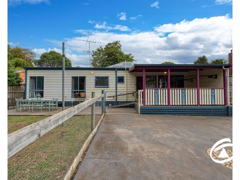 9 Grant Street, Drouin VIC 3818