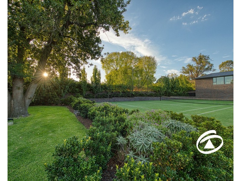 27 Beaumont Road, Berwick VIC 3806