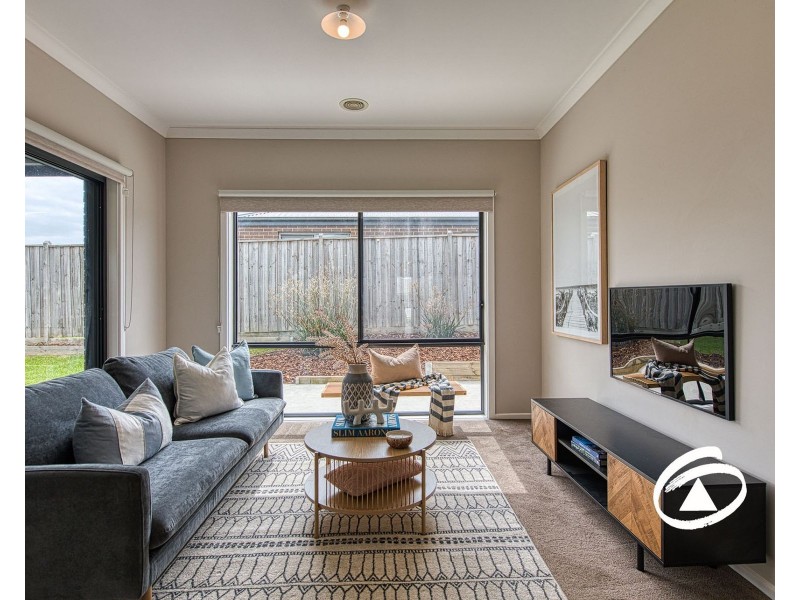 6 Camellia Drive, Bunyip VIC 3815