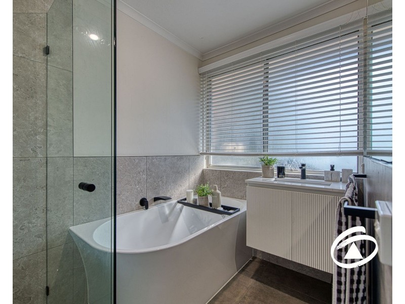 9 Fountain Drive, Narre Warren VIC 3805