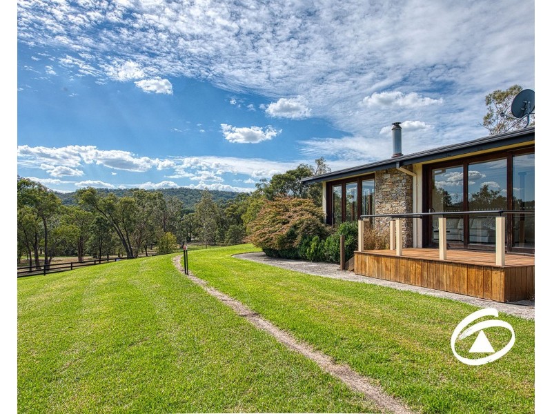 24 Larmour Road, Pakenham VIC 3810