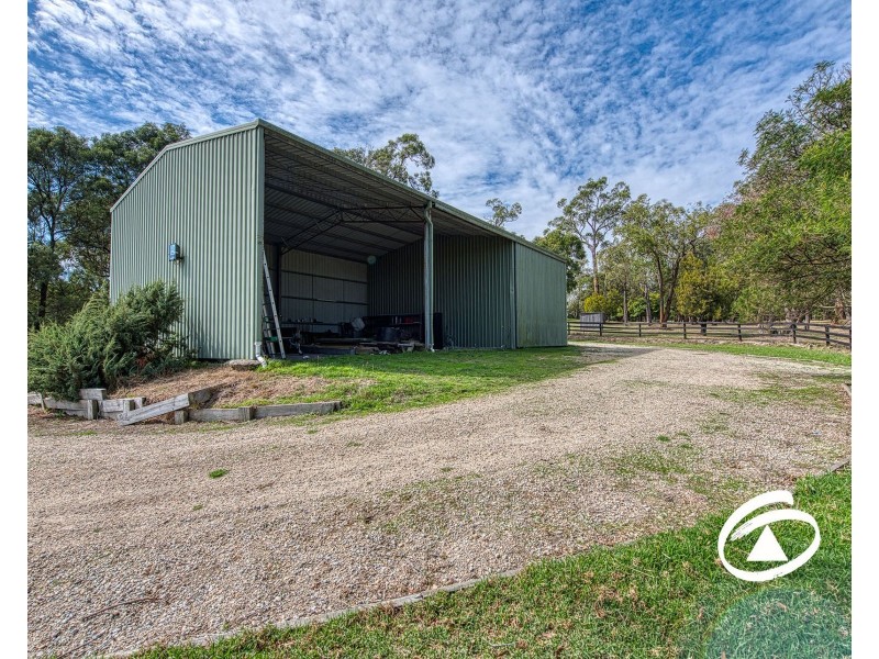 24 Larmour Road, Pakenham VIC 3810