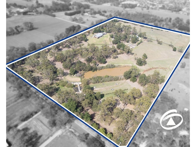 24 Larmour Road, Pakenham VIC 3810