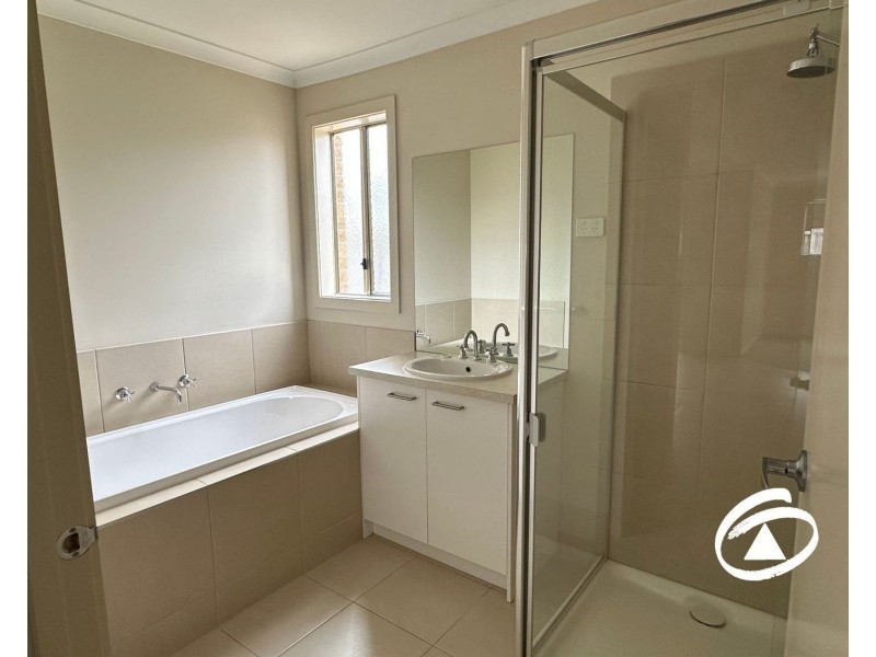 22 Elwood Avenue, Pakenham VIC 3810