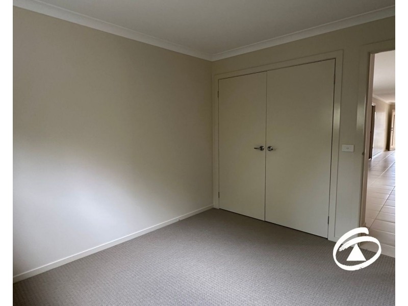 22 Elwood Avenue, Pakenham VIC 3810