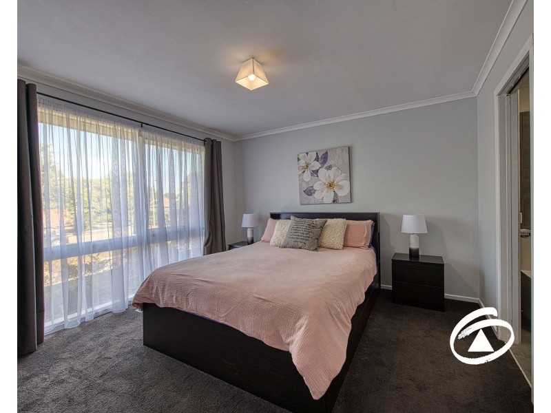 8 Dowd Court, Pakenham VIC 3810