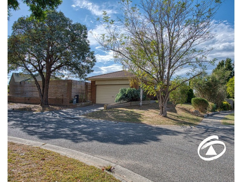8 Dowd Court, Pakenham VIC 3810