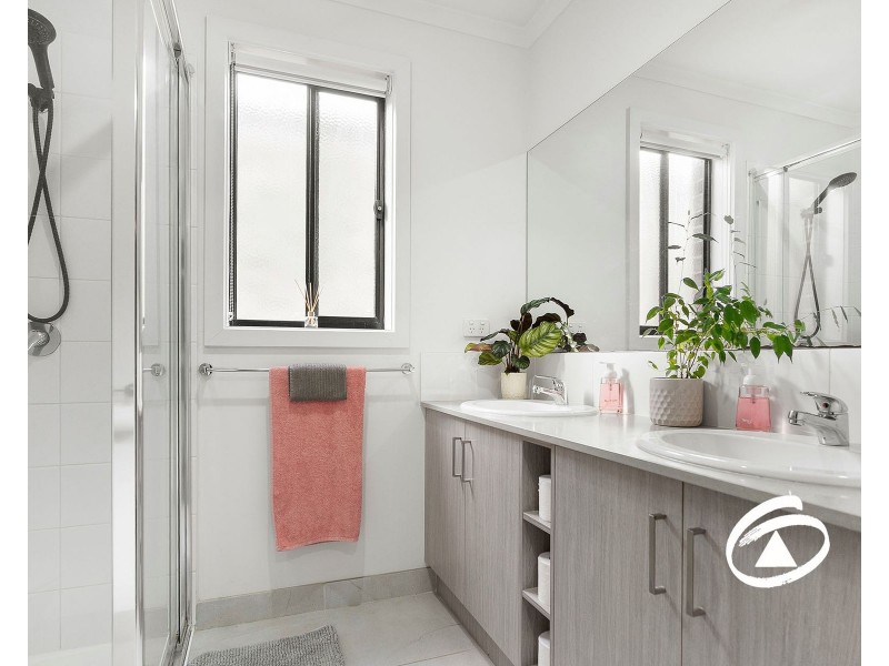 171 Blue Horizons Way, Pakenham VIC 3810