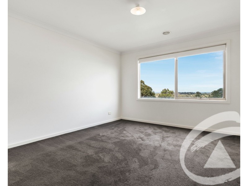 65 Atlantic Drive, Pakenham VIC 3810