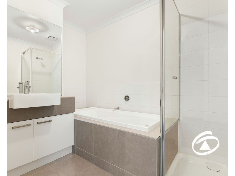 65 Atlantic Drive, Pakenham VIC 3810