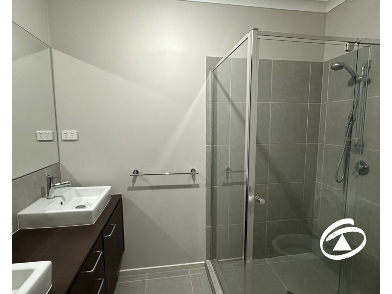 4 Pimpernel Place, Cranbourne North VIC 3977