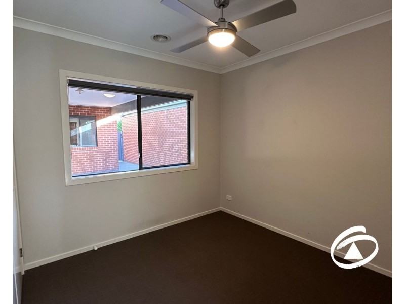 4 Pimpernel Place, Cranbourne North VIC 3977