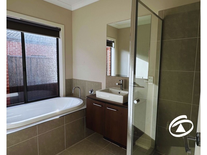 4 Pimpernel Place, Cranbourne North VIC 3977