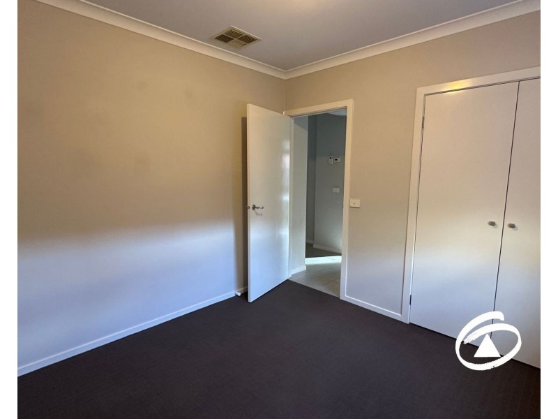 4 Pimpernel Place, Cranbourne North VIC 3977