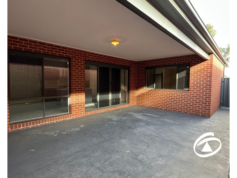 4 Pimpernel Place, Cranbourne North VIC 3977