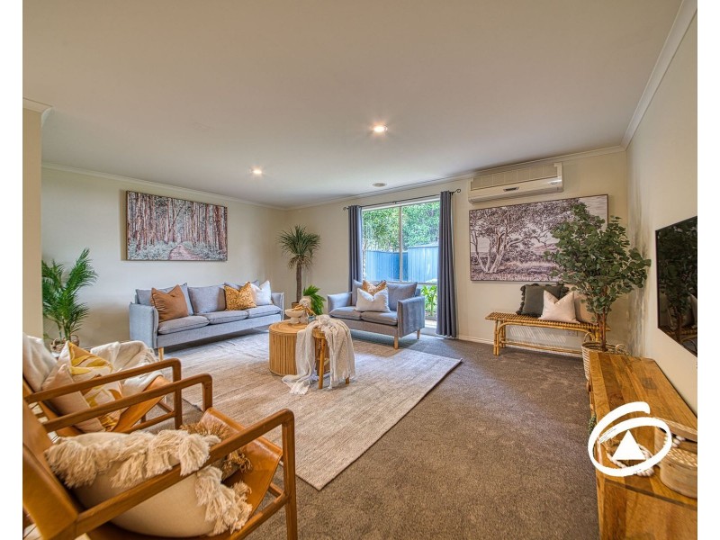 38 Scarlet Crescent, Pakenham VIC 3810