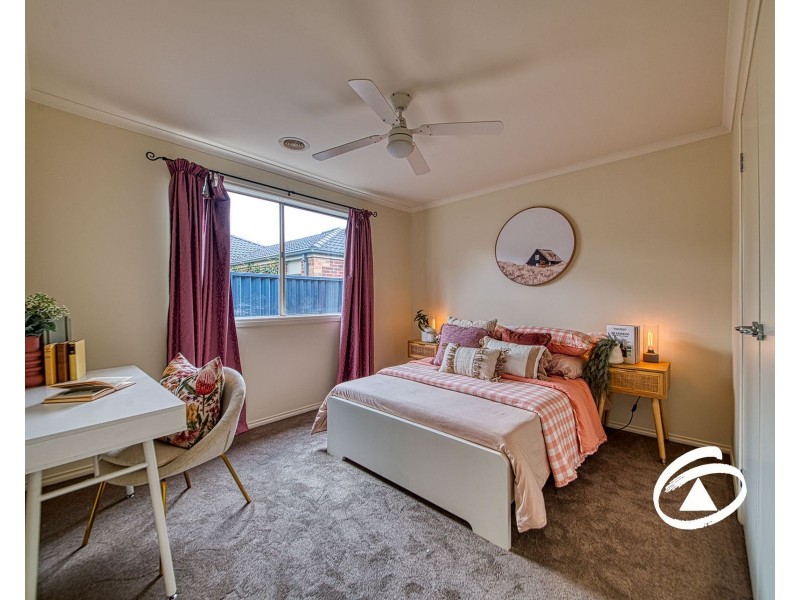 38 Scarlet Crescent, Pakenham VIC 3810