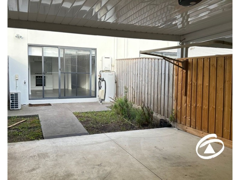 39 Hunt Way, Pakenham VIC 3810