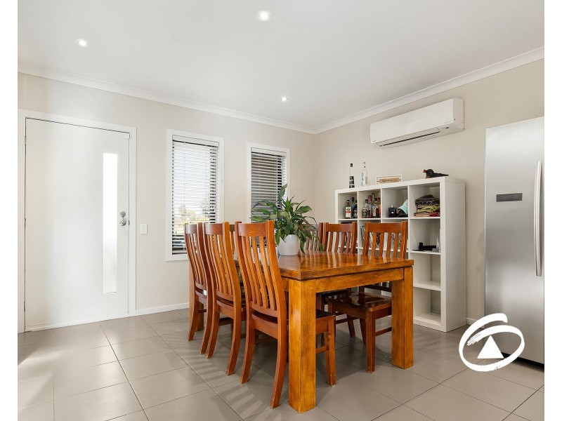 30 Rush Lily Drive, Officer VIC 3809