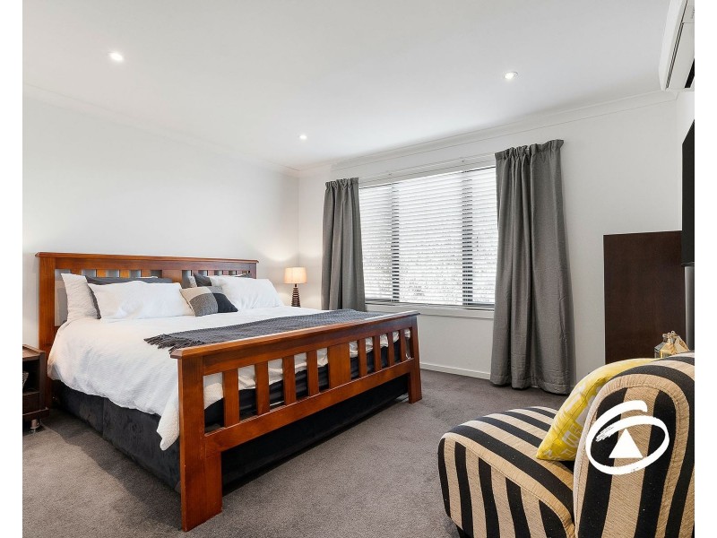 30 Rush Lily Drive, Officer VIC 3809