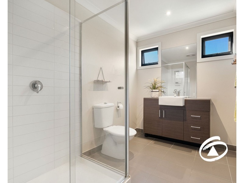 30 Rush Lily Drive, Officer VIC 3809