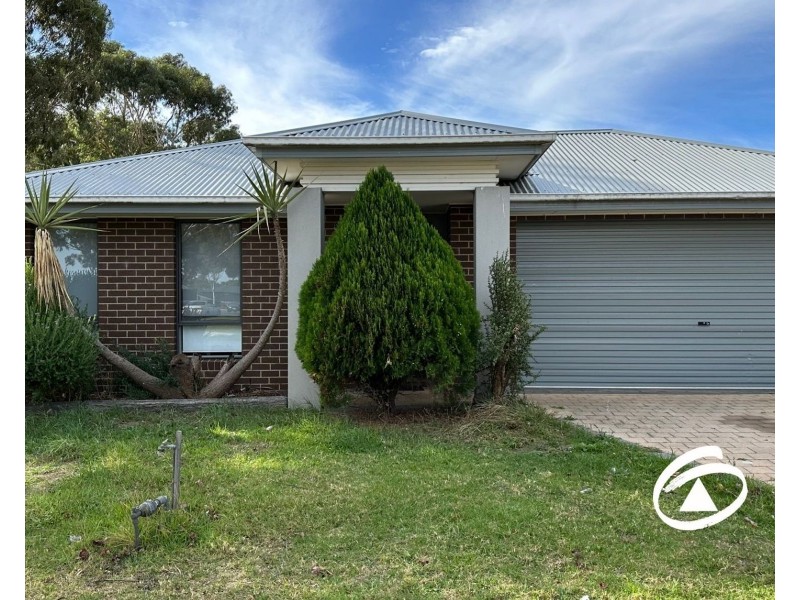 2 Danita Way, Cranbourne West VIC 3977