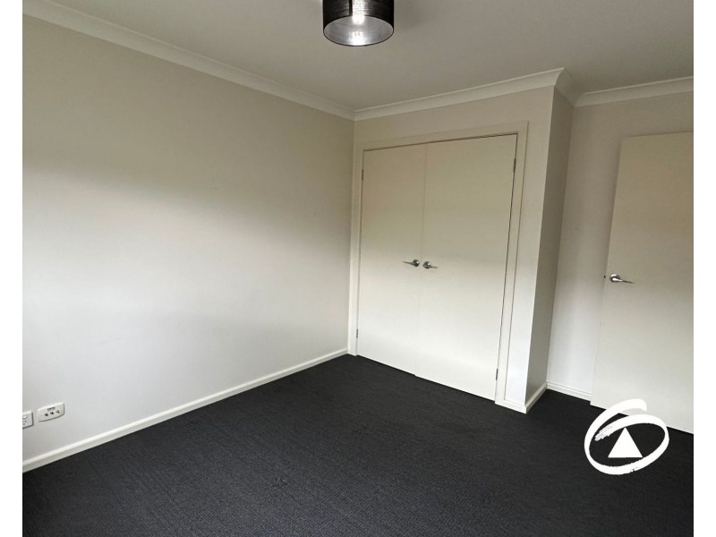 2 Danita Way, Cranbourne West VIC 3977