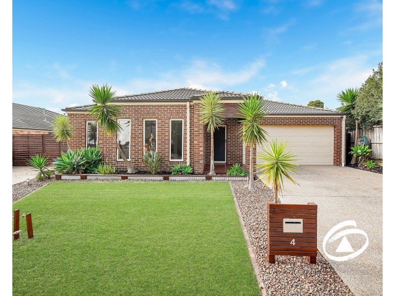 4 Chamberlain Street, Cranbourne East VIC 3977