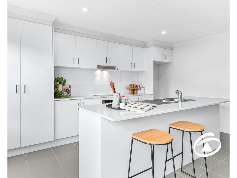 15 Carroll Walk, Pakenham VIC 3810