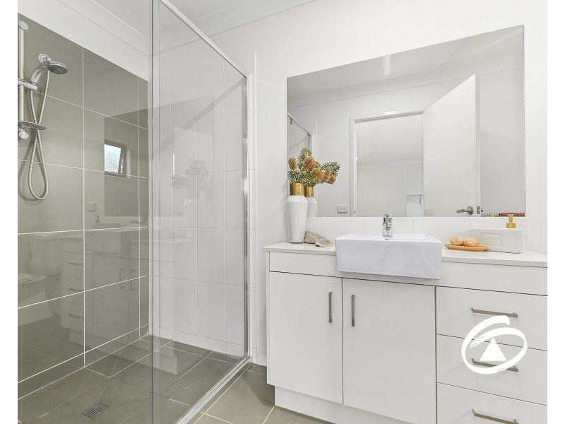 15 Carroll Walk, Pakenham VIC 3810