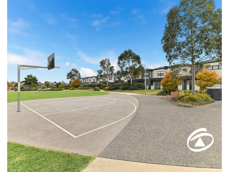 15 Carroll Walk, Pakenham VIC 3810